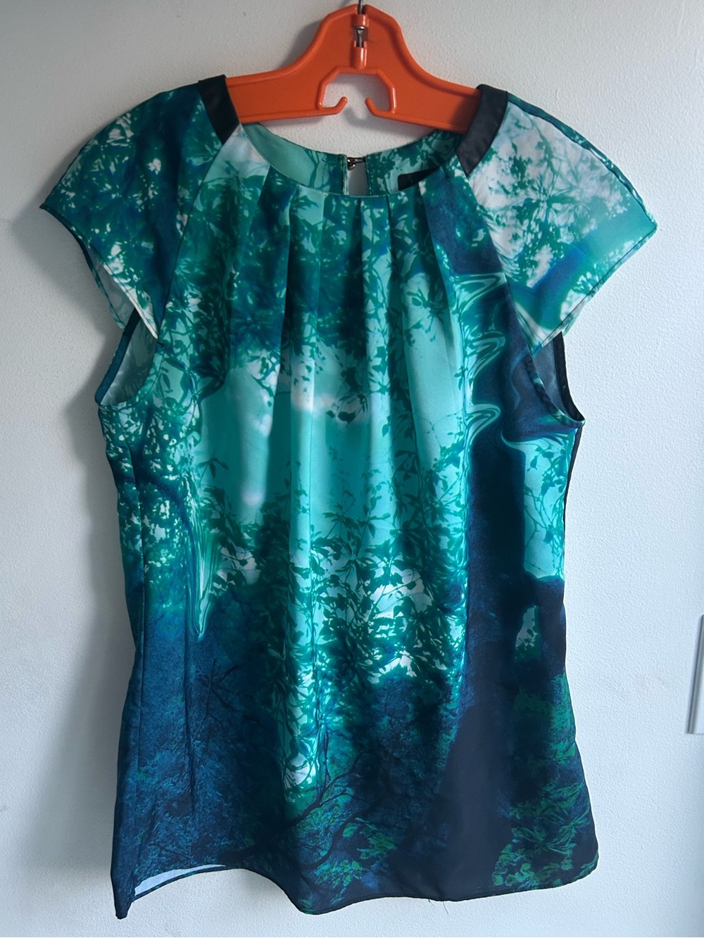 Ted Baker London green/ blue tree pattern shirt. US size 2. Great condition!
